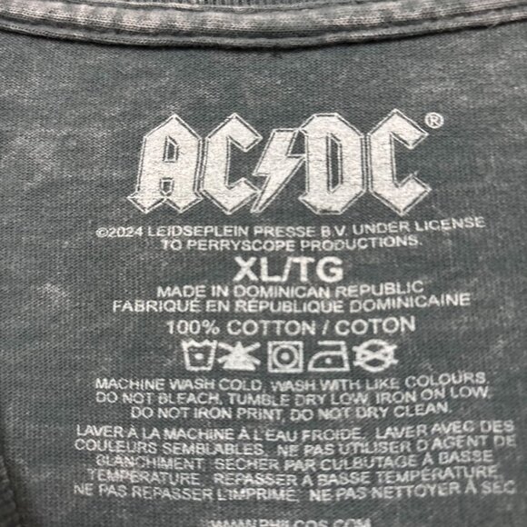 AC/DC “Blow Up Your Video” Rock Band Graphic T-Shirt Size Extra Large - Picture 4 of 4